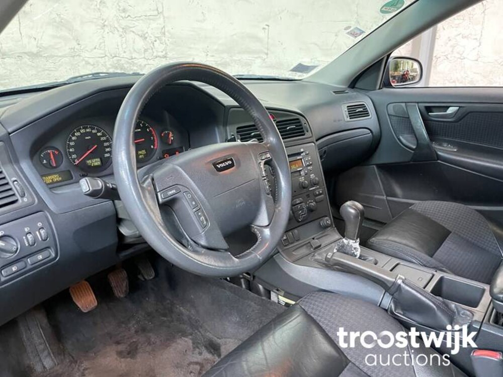 Volvo V70 2.4 Comfort Line 140PS 2001, -Orig.NL-, 13-HG-DF