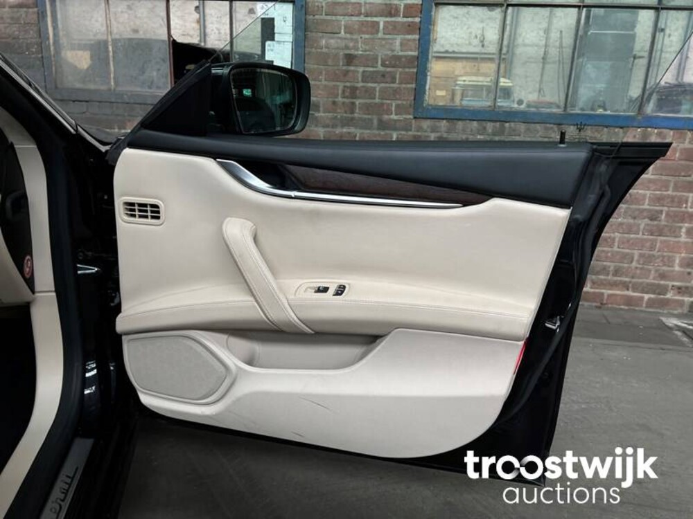 Maserati Ghibli 3.0 V6 330PS 2014 -Orig NL-, 6-TXZ-35