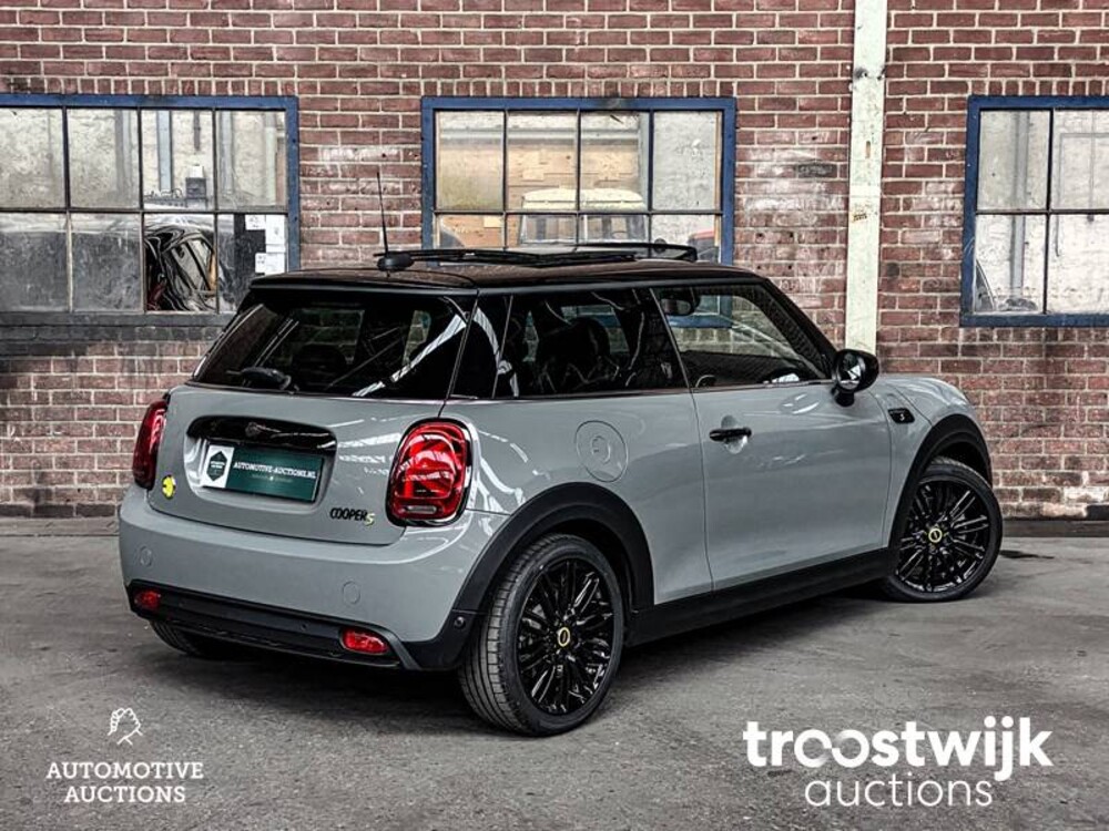 Mini Cooper Elektrisch 184PS 2022 -Herstellergarantie-