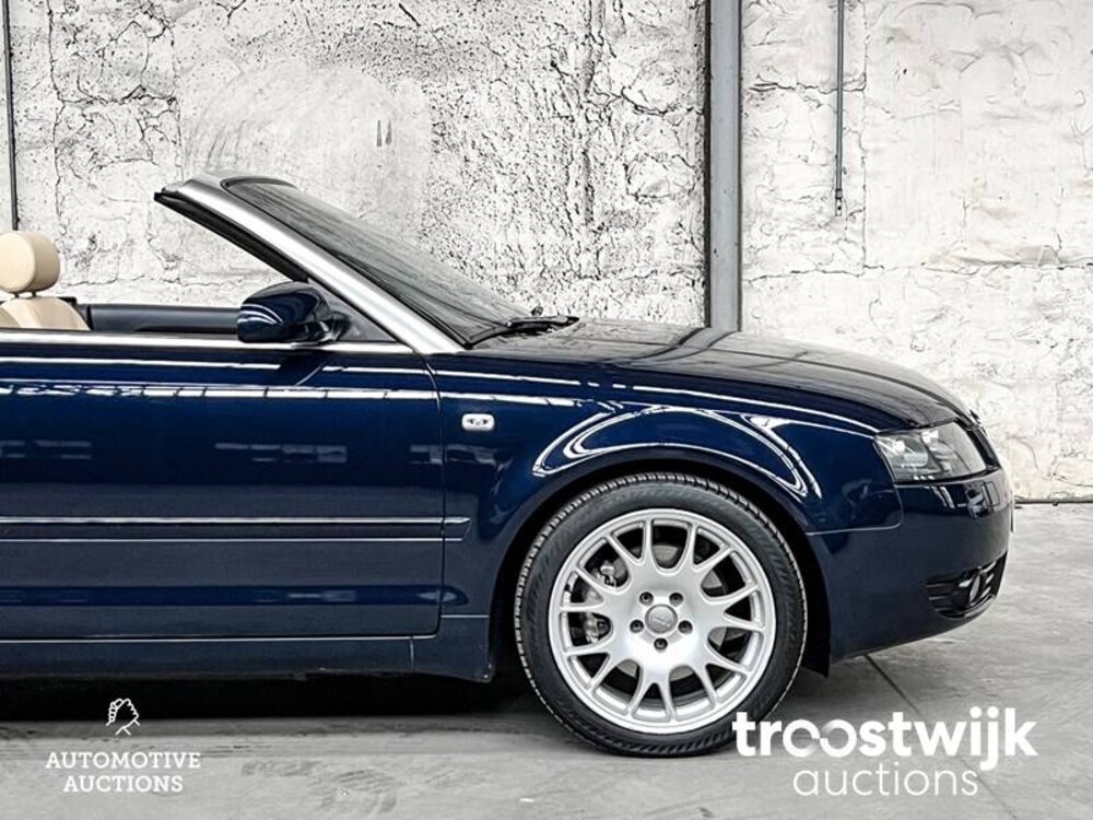 Audi A4 Cabriolet 3.0 V6 Pro Line 220pk 2003, 49-RB-TG