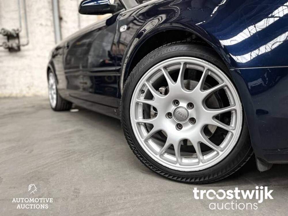 Audi A4 Cabriolet 3.0 V6 Pro Line 220pk 2003, 49-RB-TG