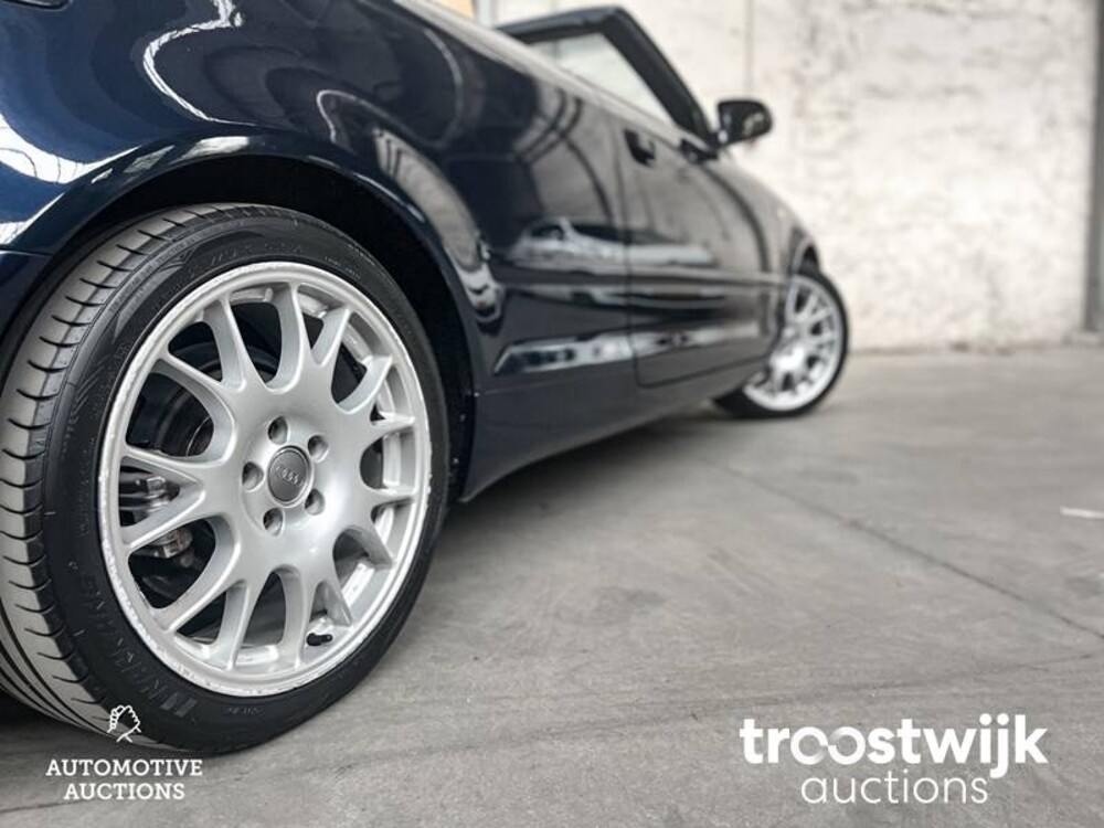 Audi A4 Cabriolet 3.0 V6 Pro Line 220pk 2003, 49-RB-TG