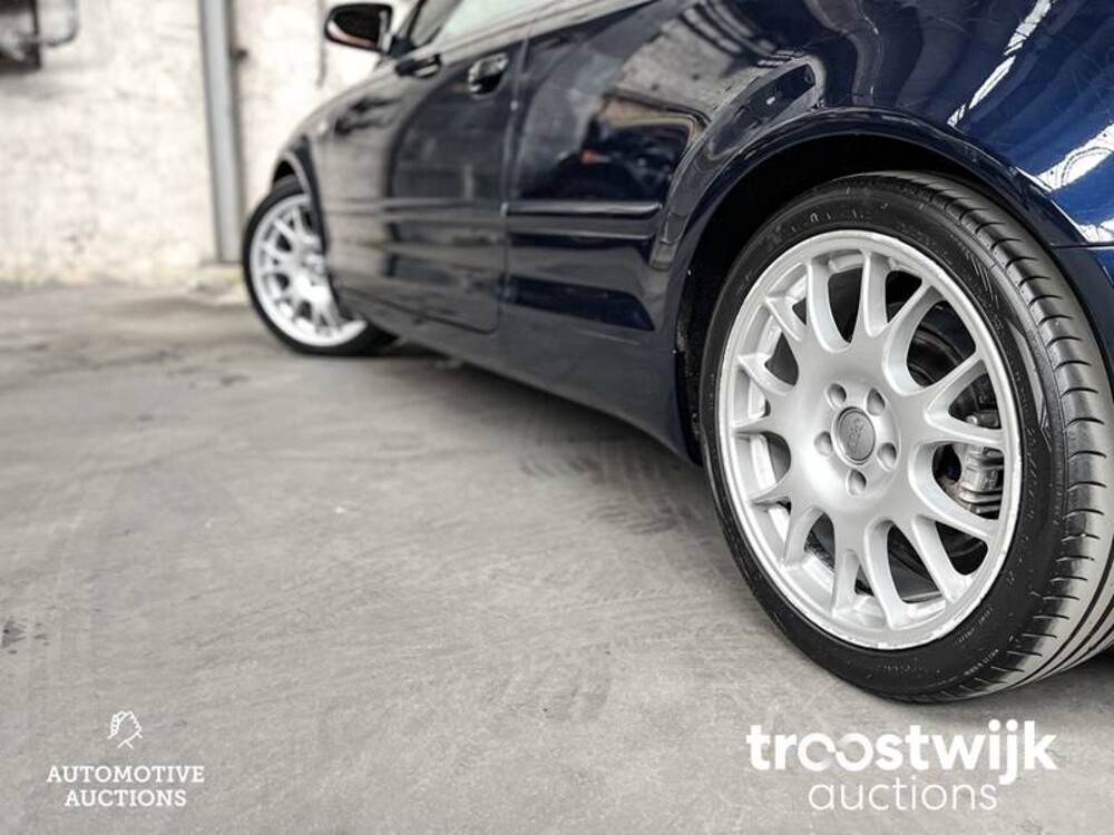 Audi A4 Cabriolet 3.0 V6 Pro Line 220pk 2003, 49-RB-TG