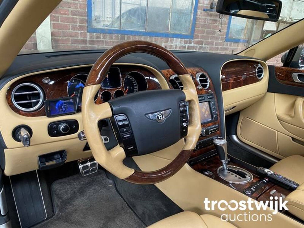 Bentley Continental Flying Spur 6.0 W12 560pk 2006 -Youngtimer-