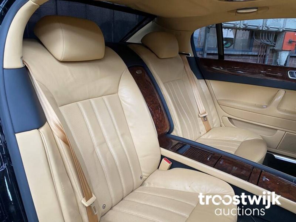 Bentley Continental Flying Spur 6.0 W12 560pk 2006 -Youngtimer-