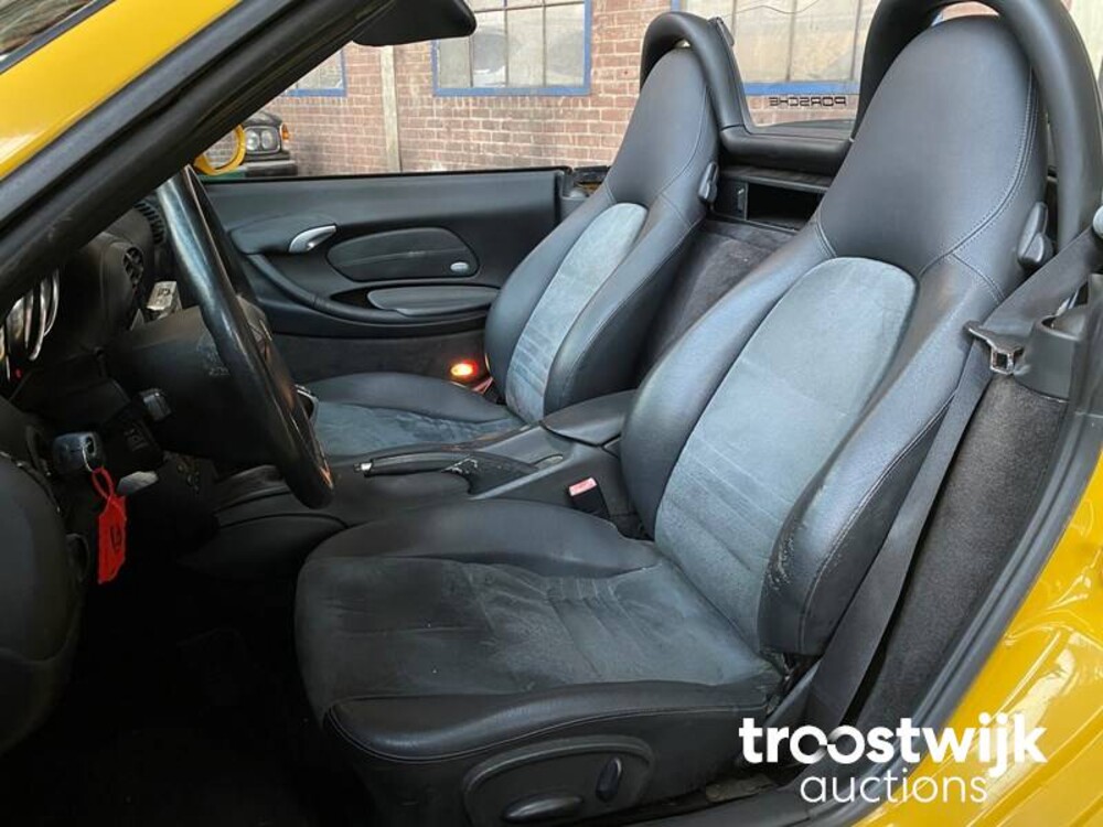 Porsche Boxster 986 2.7 228pk 2004 -Youngtimer-
