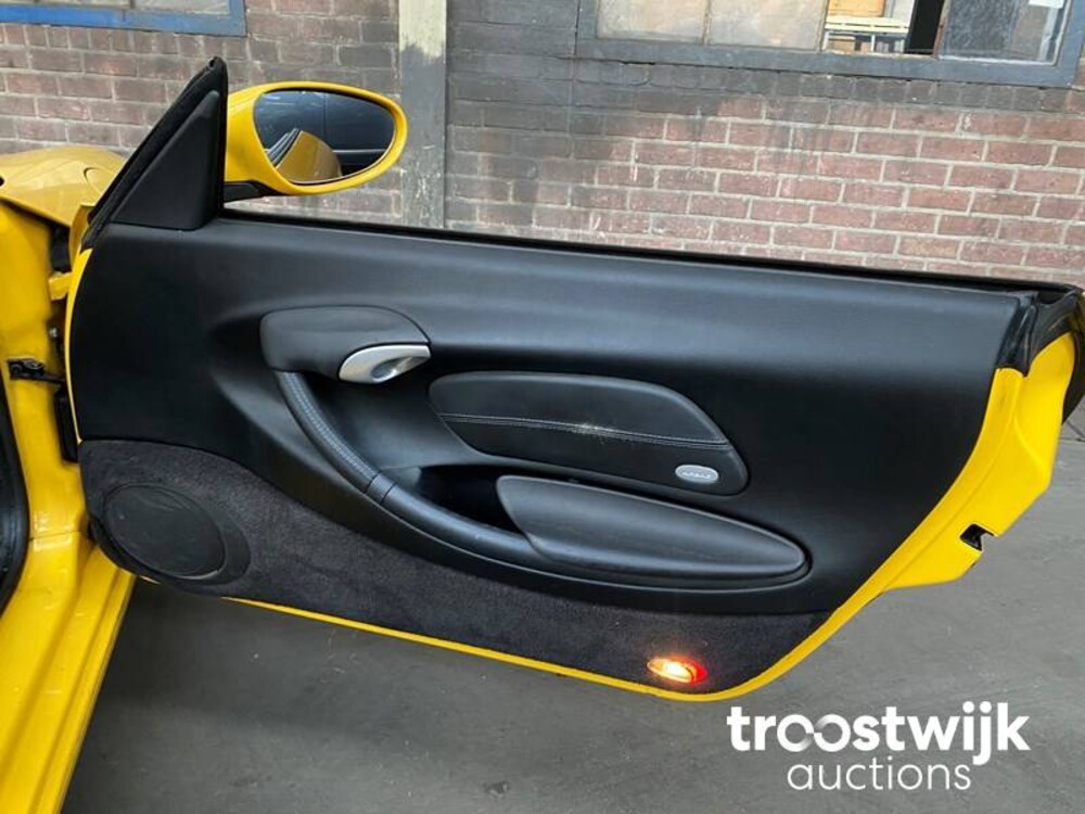Porsche Boxster 986 2.7 228pk 2004 -Youngtimer-