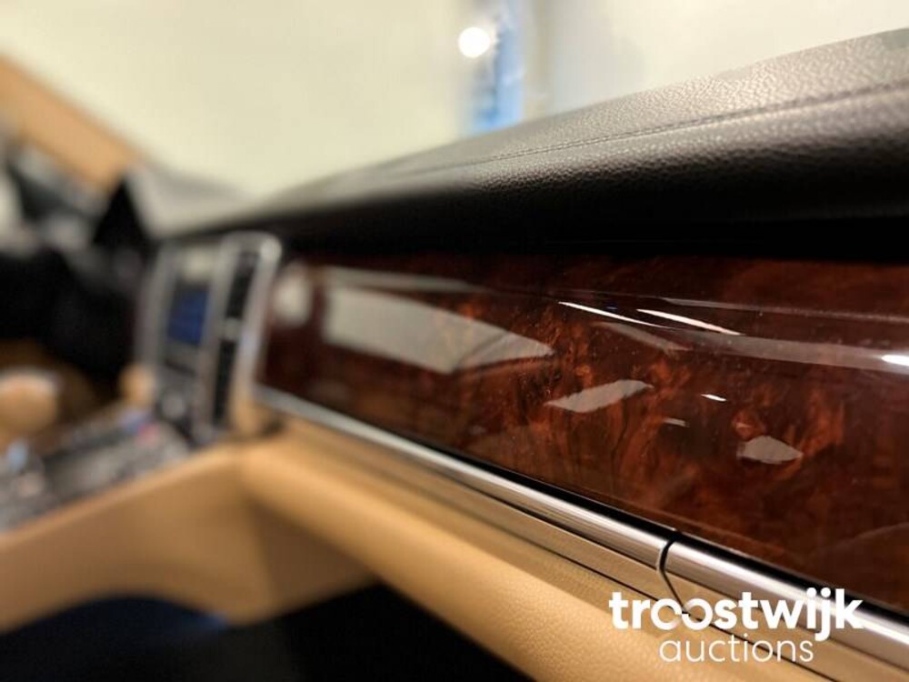 Porsche Panamera 3.6 Platinum Edition SportChrono 299hp 2013, L-185-HT