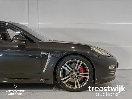 Porsche Panamera 3.6 Platinum Edition SportChrono 299hp 2013, L-185-HT