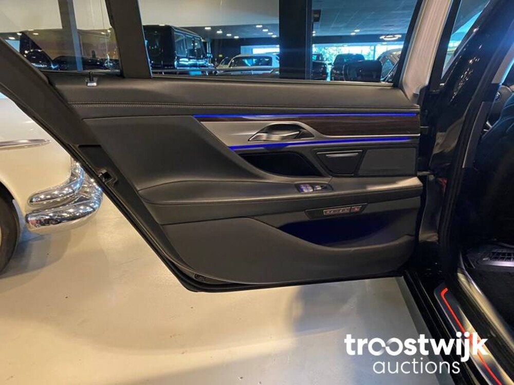 BMW 750Li High Executive Twin Power Turbo 449 PS 2016 7er Serie, PL-586-X