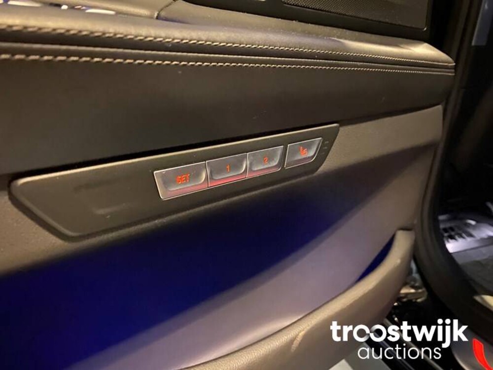 BMW 750Li High Executive Twin Power Turbo 449 PS 2016 7er Serie, PL-586-X