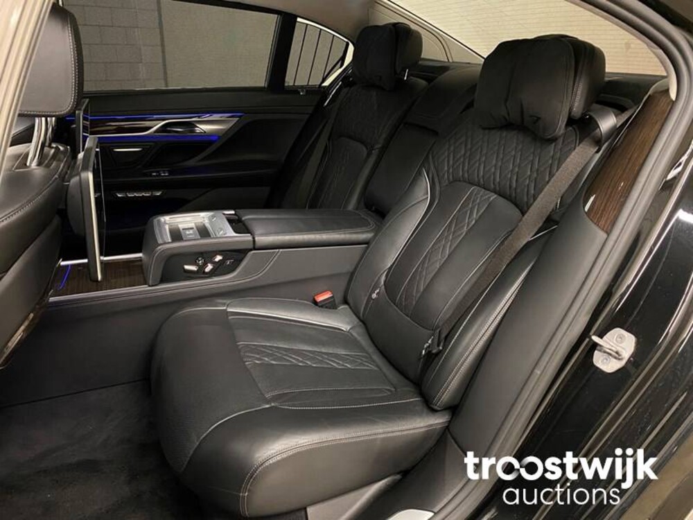 BMW 750Li High Executive Twin Power Turbo 449 PS 2016 7er Serie, PL-586-X