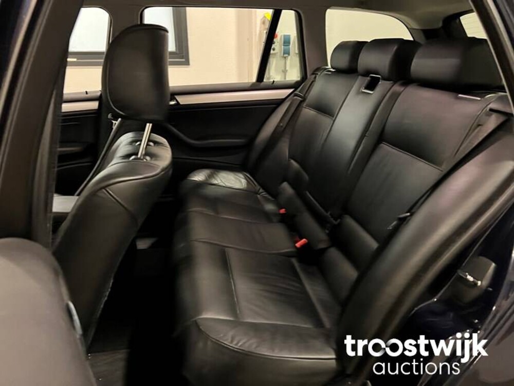 BMW 330xi Executive 231hp 2001 -Orig. NL-, 82-HS-JT