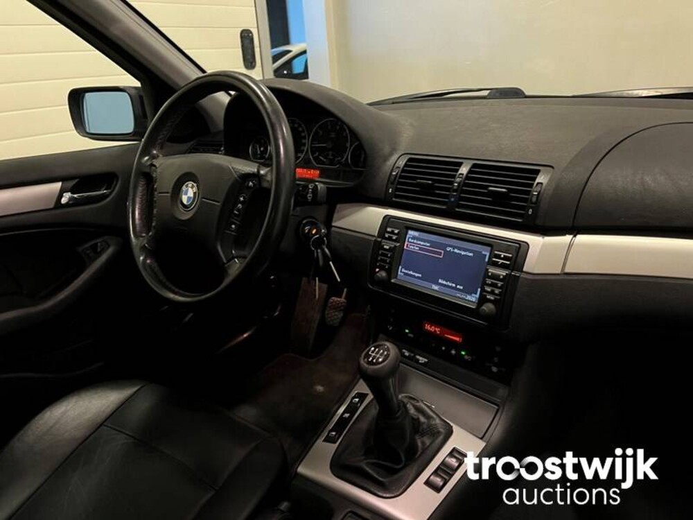 BMW 330xi Executive 231pk 2001 -Orig. NL-, 82-HS-JT