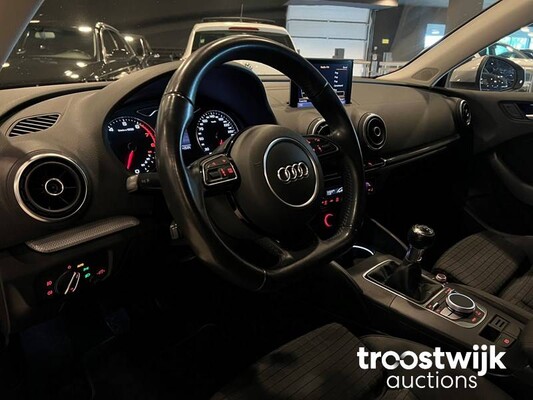 Audi A3 Limousine TFSI CoD Ambition Pro Line S 140hp 2014, GG-288-J