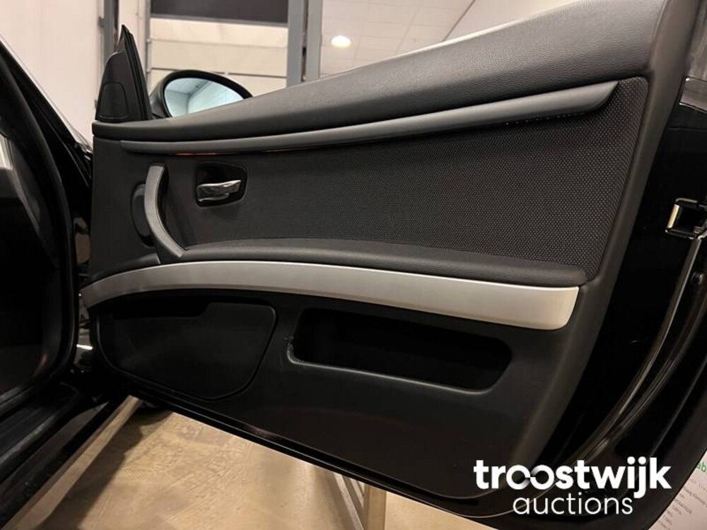 BMW 325i Coupe E92/E90 Introduction 3-Serie 218pk 2006 -Youngtimer-, 08-TJ-RG