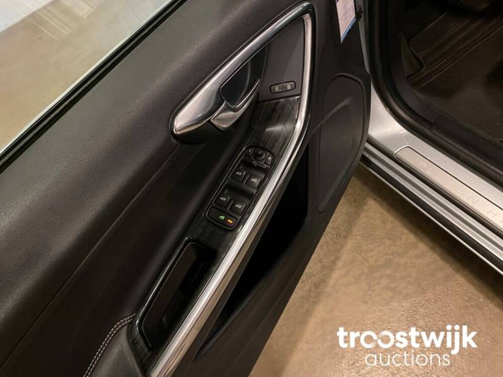 Volvo V60 2.4 D6 AWD Plug-In Hybrid Pure Limited 215pk 2013, JV-470-T