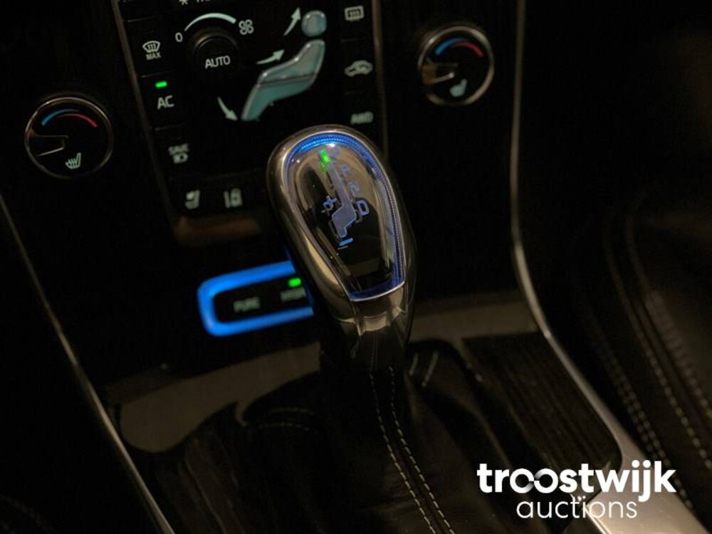 Volvo V60 2.4 D6 AWD Plug-In Hybrid Pure Limited 215pk 2013, JV-470-T