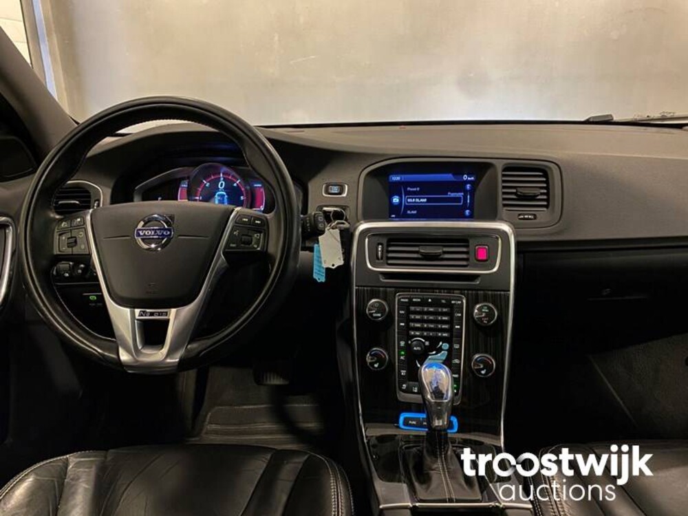 Volvo V60 2.4 D6 AWD Plug-In Hybrid Pure Limited 215pk 2013, JV-470-T