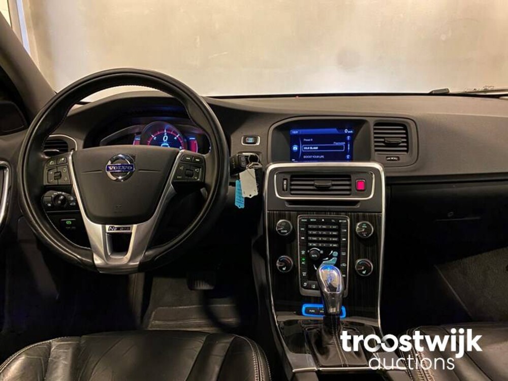 Volvo V60 2.4 D6 AWD Plug-In Hybrid Pure Limited 215pk 2013, JV-470-T