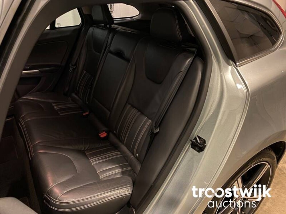 Volvo V60 2.4 D6 AWD Plug-In Hybrid Pure Limited 215pk 2013, JV-470-T