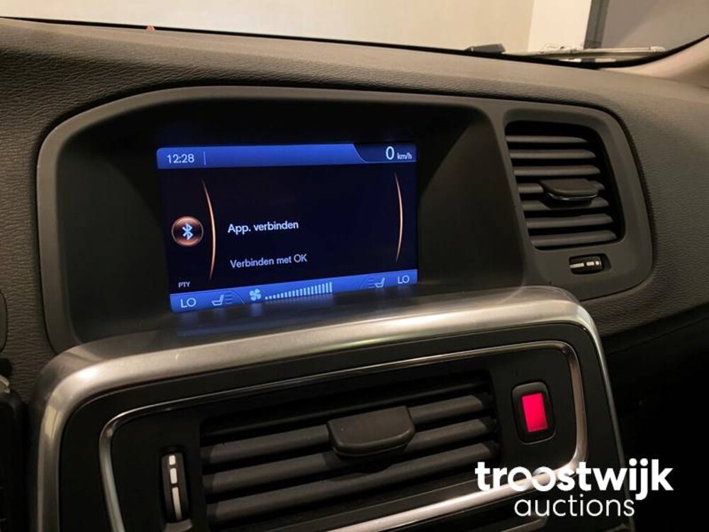 Volvo V60 2.4 D6 AWD Plug-In Hybrid Pure Limited 215pk 2013, JV-470-T