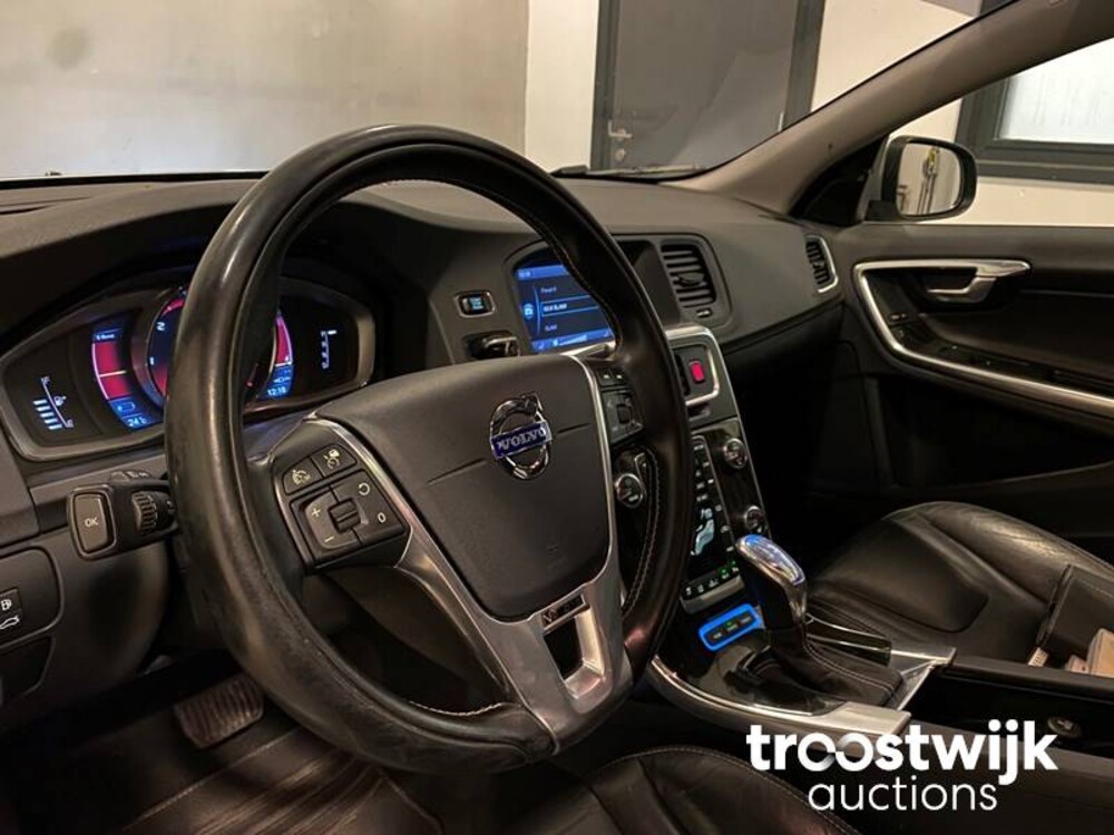 Volvo V60 2.4 D6 AWD Plug-In Hybrid Pure Limited 215pk 2013, JV-470-T