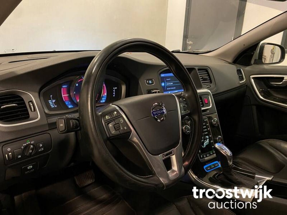 Volvo V60 2.4 D6 AWD Plug-In Hybrid Pure Limited 215pk 2013, JV-470-T