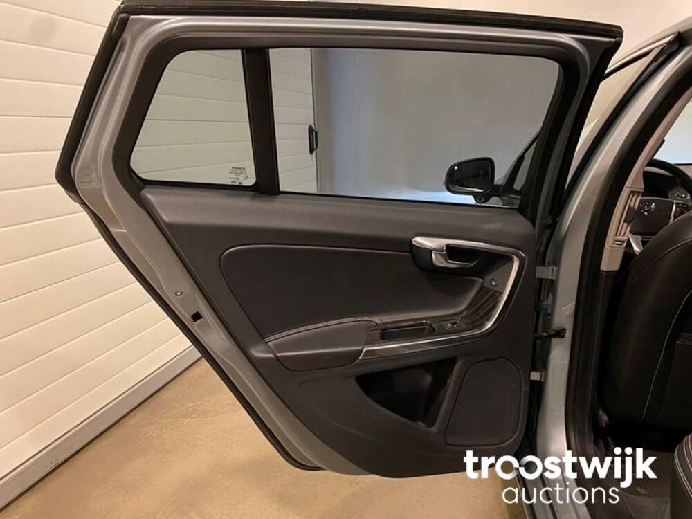 Volvo V60 2.4 D6 AWD Plug-In Hybrid Pure Limited 215pk 2013, JV-470-T