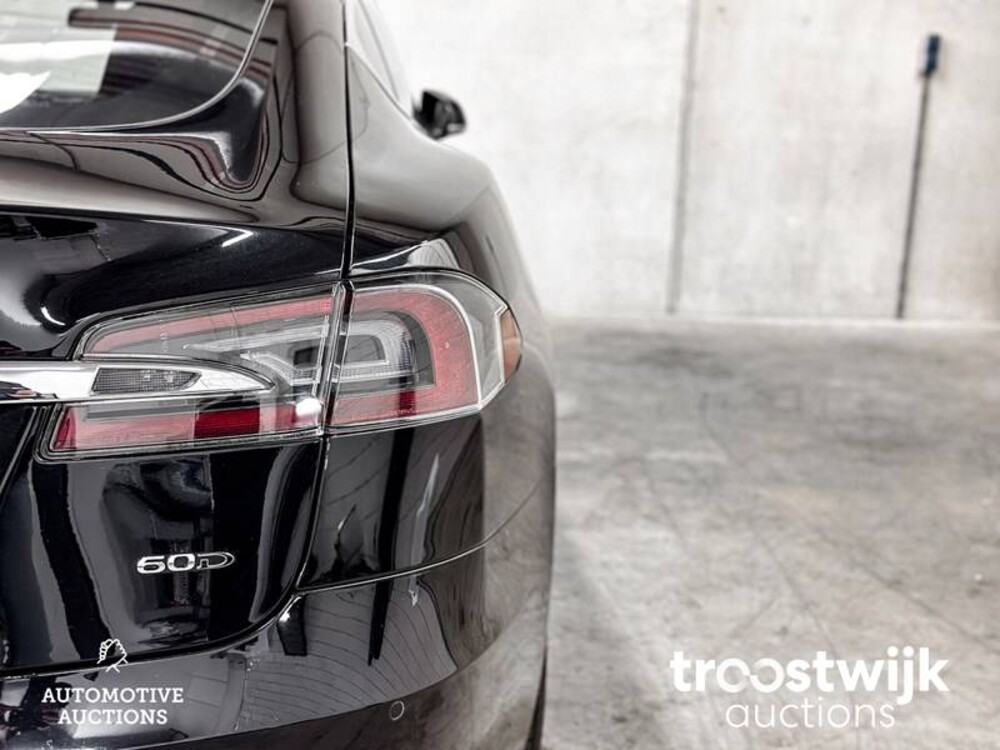 Tesla Model S 60D Base 334pk 2017 -Orig. NL-, PG-368-R