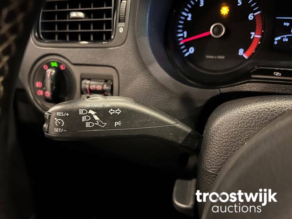 Volkswagen Polo Match TSI Highline 90pk 2012, NP-732-R