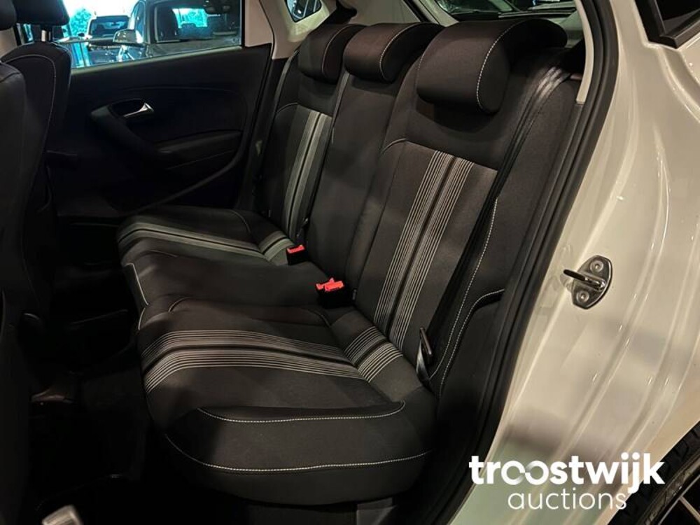 Volkswagen Polo Match TSI Highline 90pk 2012, NP-732-R