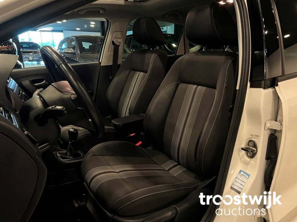 Volkswagen Polo Match TSI Highline 90pk 2012, NP-732-R