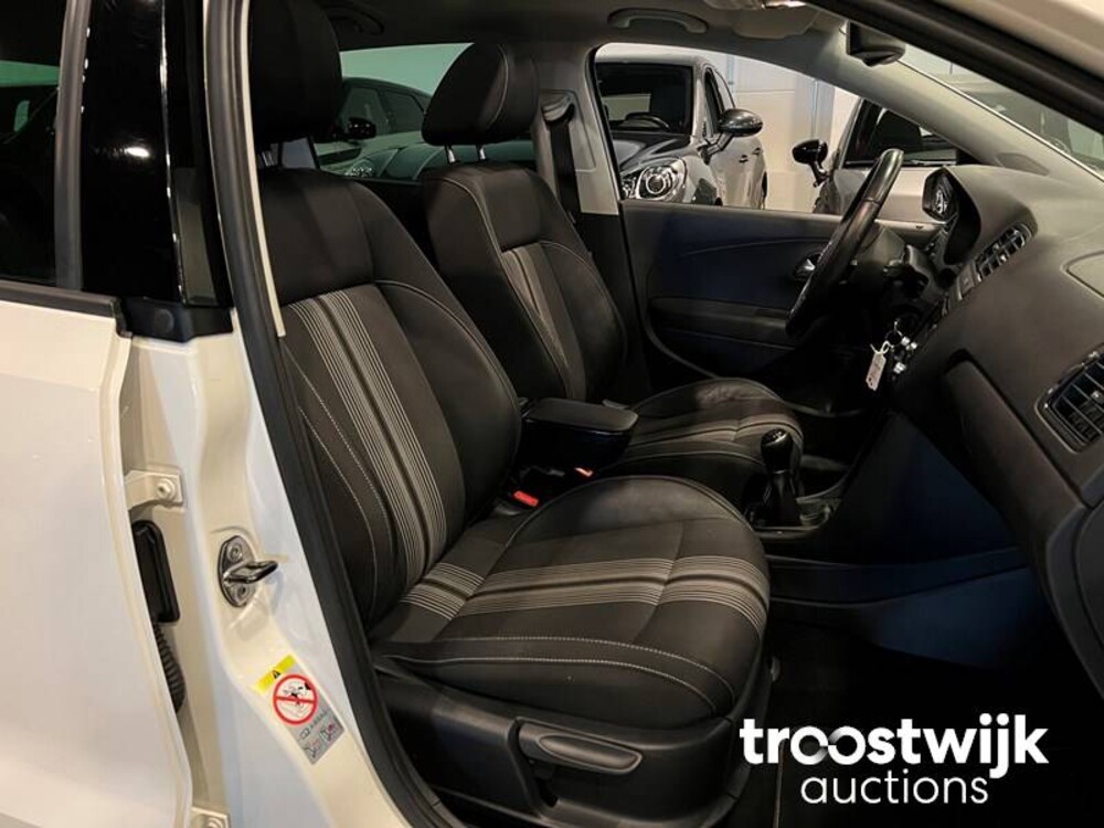 Volkswagen Polo Match TSI Highline 90pk 2012, NP-732-R