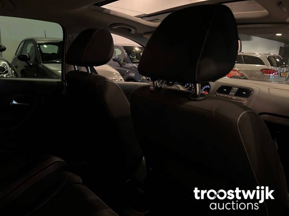 Volkswagen Polo Match TSI Highline 90pk 2012, NP-732-R