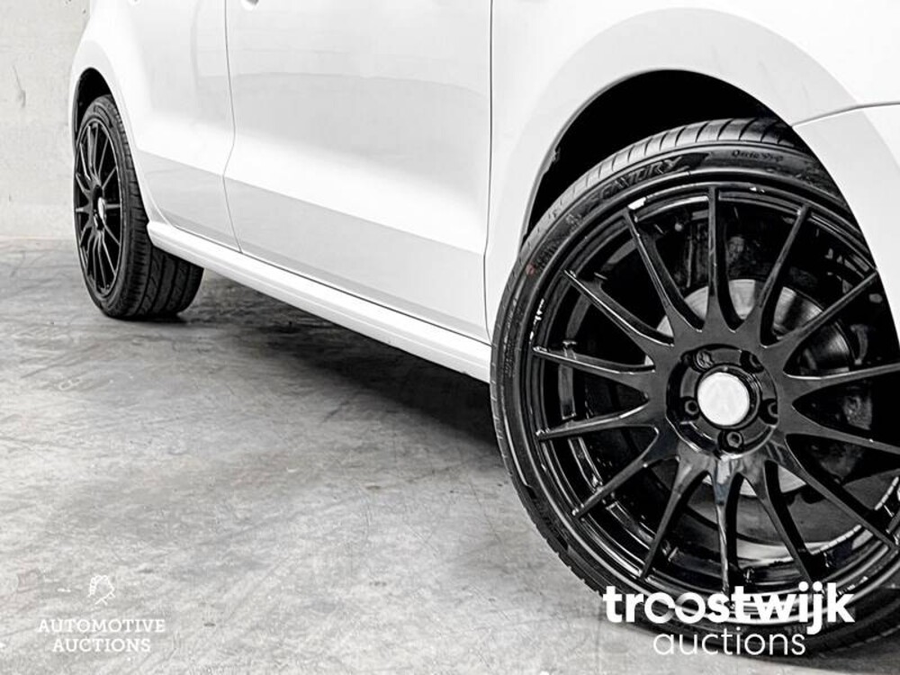 Volkswagen Polo Match TSI Highline 90pk 2012, NP-732-R