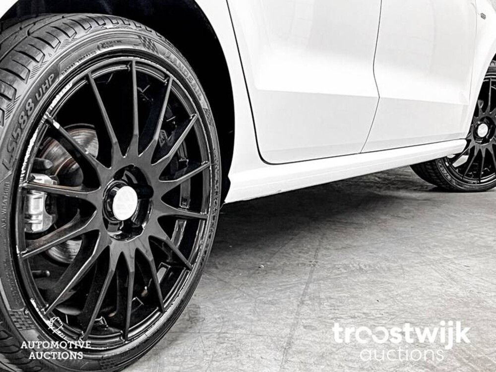 Volkswagen Polo Match TSI Highline 90pk 2012, NP-732-R