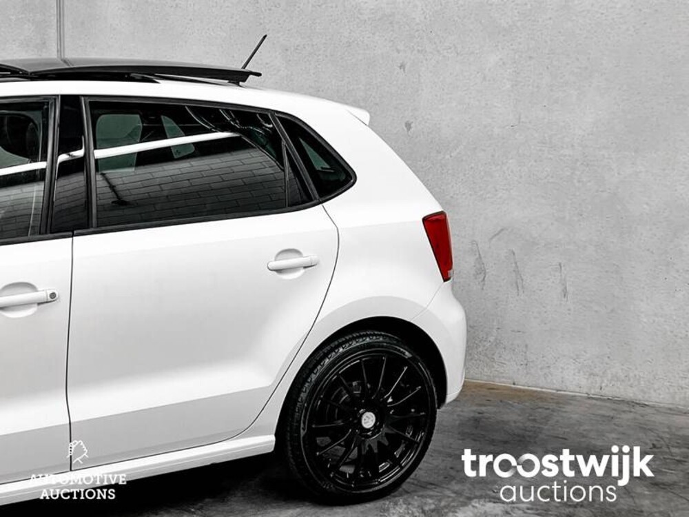 Volkswagen Polo Match TSI Highline 90pk 2012, NP-732-R