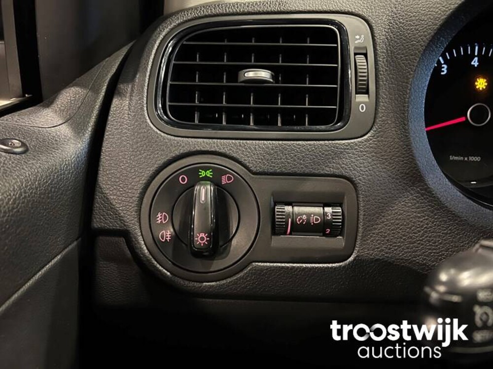 Volkswagen Polo Match TSI Highline 90pk 2012, NP-732-R