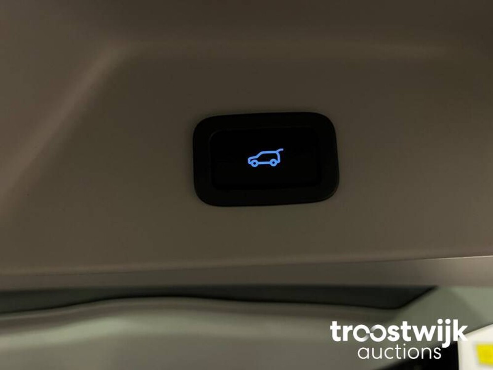 Land Rover Range Rover P400e LWB Vogue 300pk 2019 -Orig. NL-, ZS-391-P