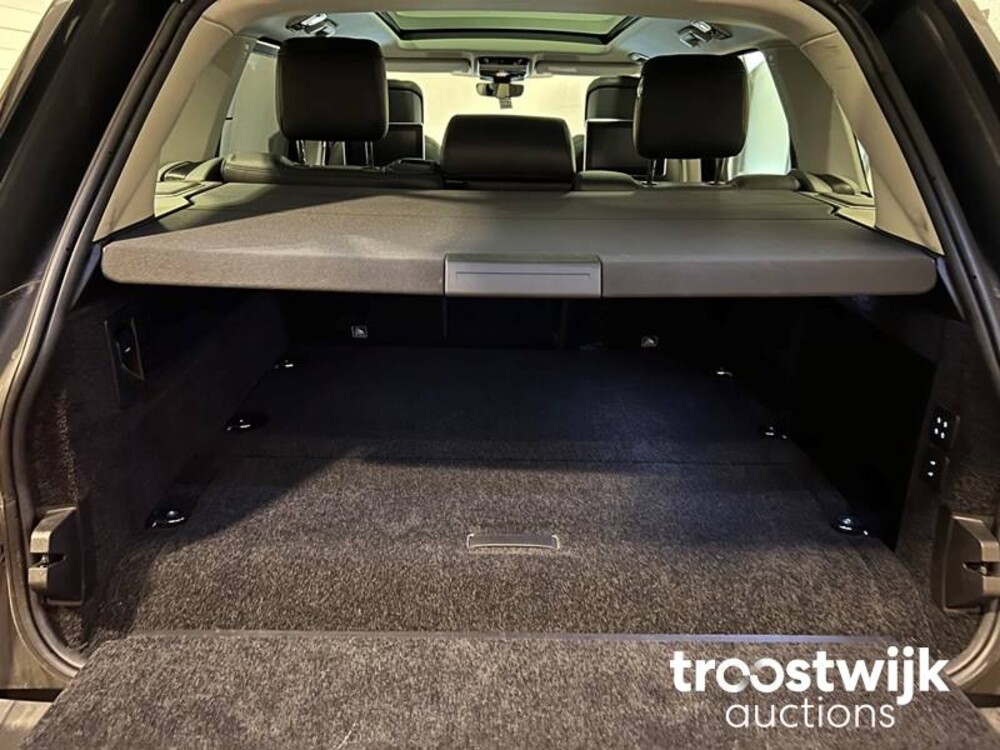 Land Rover Range Rover P400e LWB Vogue 300pk 2019 -Orig. NL-, ZS-391-P