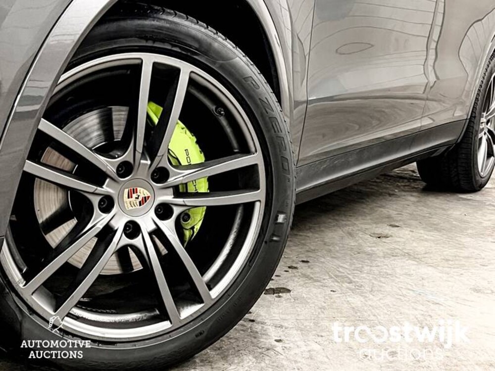 Porsche Cayenne E-Hybrid 3.0 V6 Sport-Chrono 465PS 2019, K-017-GX