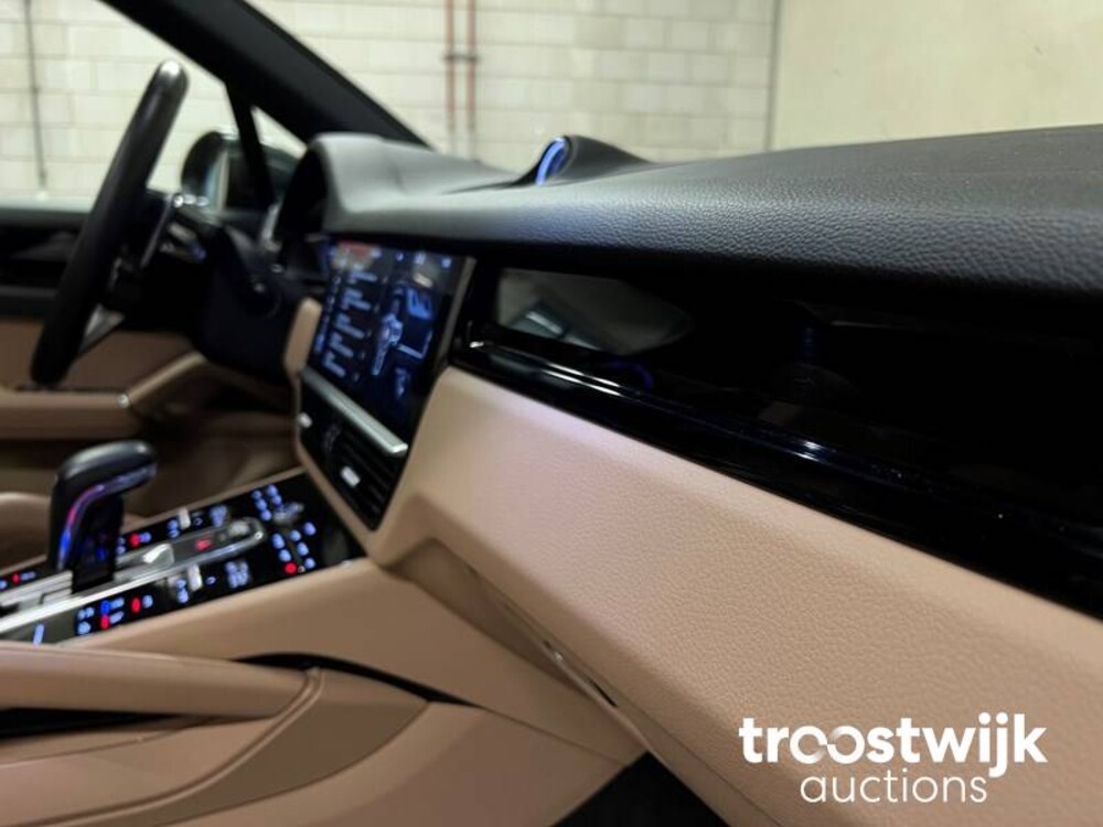 Porsche Cayenne E-Hybrid 3.0 V6 Sport-Chrono 465PS 2019, K-017-GX