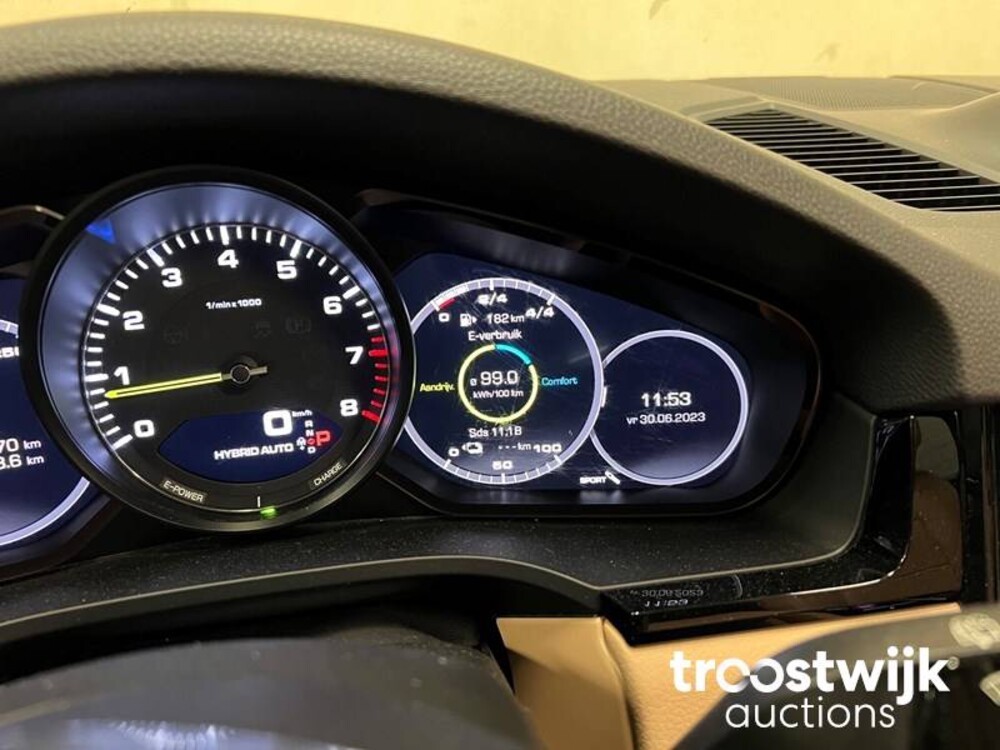 Porsche Cayenne E-Hybrid 3.0 V6 Sport-Chrono 465PS 2019, K-017-GX