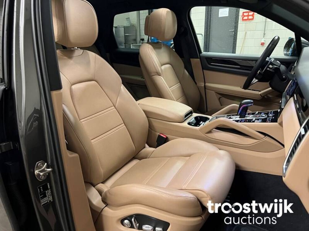Porsche Cayenne E-Hybrid 3.0 V6 Sport-Chrono 465PS 2019, K-017-GX