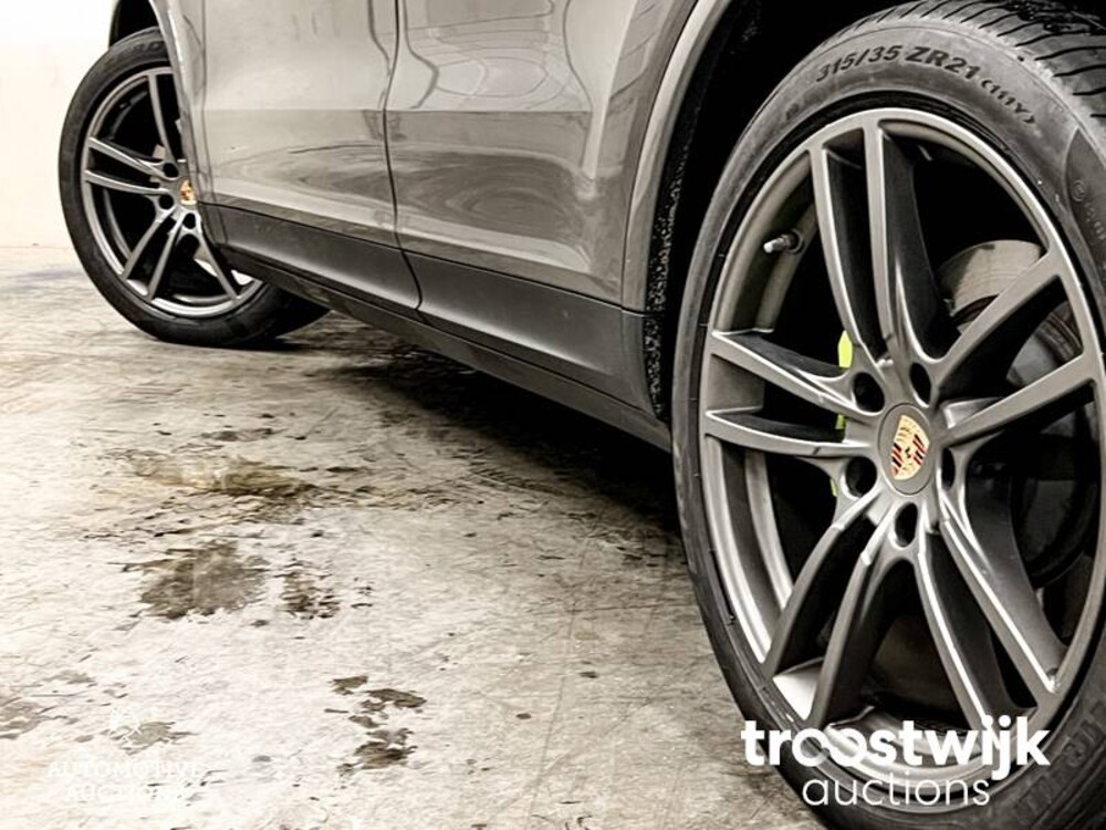 Porsche Cayenne E-Hybrid 3.0 V6 Sport-Chrono 465PS 2019, K-017-GX