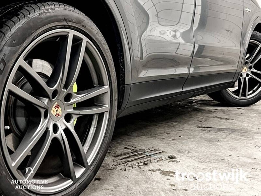 Porsche Cayenne E-Hybrid 3.0 V6 Sport-Chrono 465PS 2019, K-017-GX