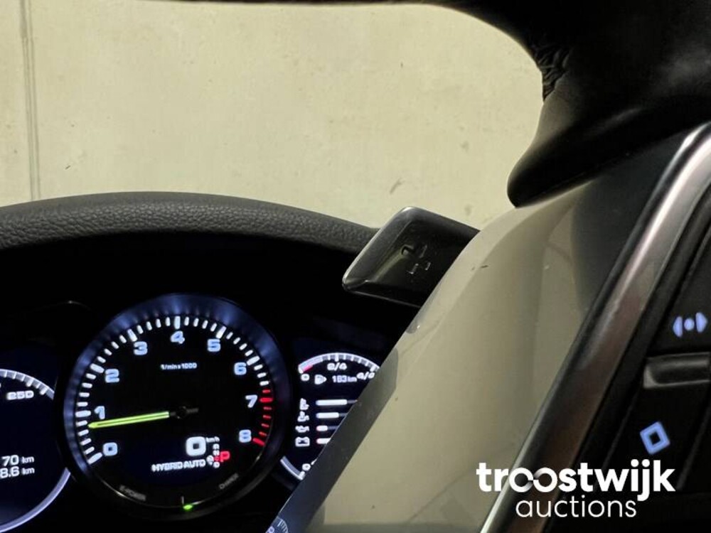 Porsche Cayenne E-Hybrid 3.0 V6 Sport-Chrono 465PS 2019, K-017-GX