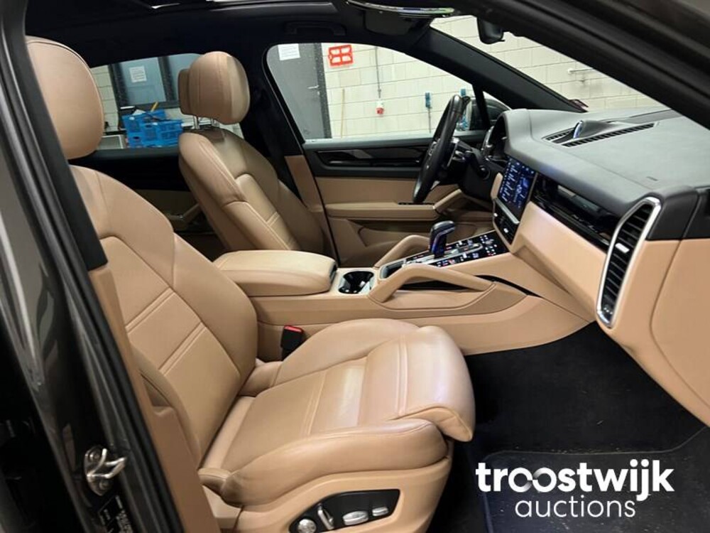 Porsche Cayenne E-Hybrid 3.0 V6 Sport-Chrono 465PS 2019, K-017-GX