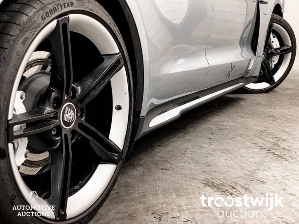 Porsche Taycan 4S PERFORMANCE  Sport-Design Sport-Chrono 489PS 2020